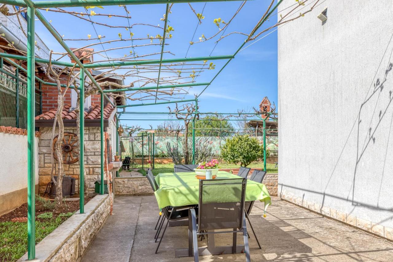 Apartment Mirijana Tar-Vabriga Exterior photo